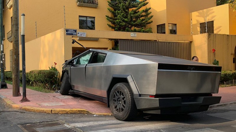 Chocan Cybertruck contra casa en la Miguel Hidalgo - choque-de-cybertruck-en-la-miguel-hidalgo-cdmx